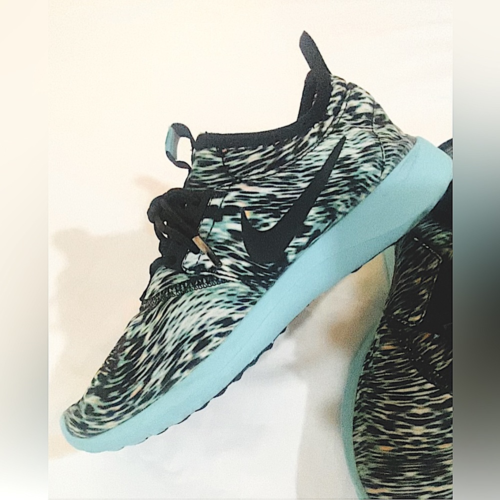 Nike Womens Juvenate Print Lace Up Teal Peach Black Womens Trainers